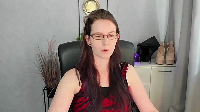 Snapshot of emmaxDelight chatting on July 28, 2026, 12:48 pm emmaxDelight online show from July 28, 2026, 12:48 pm