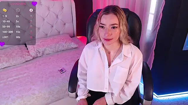 zoe jones13 online show from January 17, 2025, 11:49 am