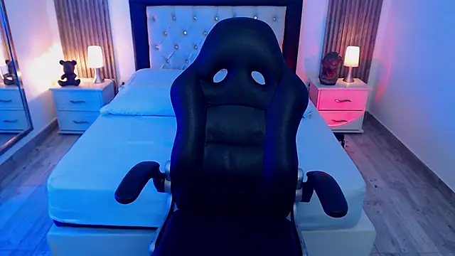 Snapshot of zoe_jones13 chatting on September 29, 2025, 3:22 am zoe jones13 online show from September 29, 2025, 3:22 am