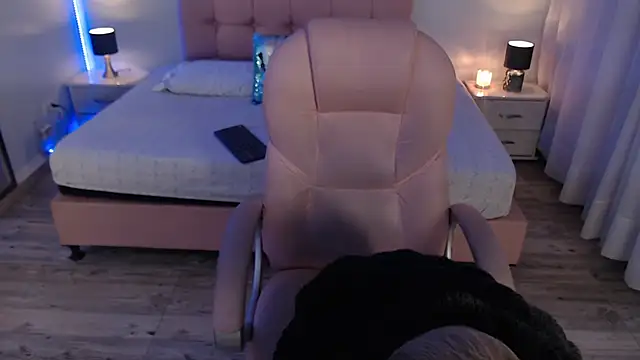 zoe jones13 online show from January 7, 2026, 3:53 am