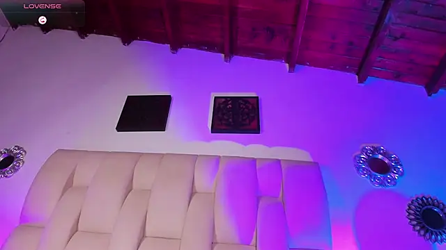 Mia ross16 online show from January 14, 2025, 1:26 am