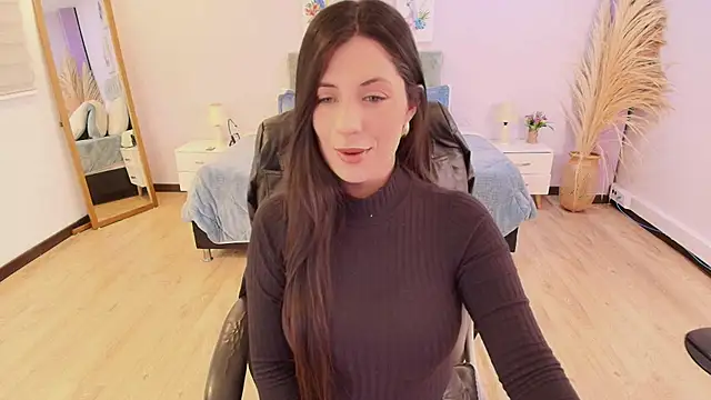 Snapshot of Emma_Brown_0 chatting on July 13, 2026, 11:24 am Emma Brown 0 online show from July 13, 2026, 11:24 am