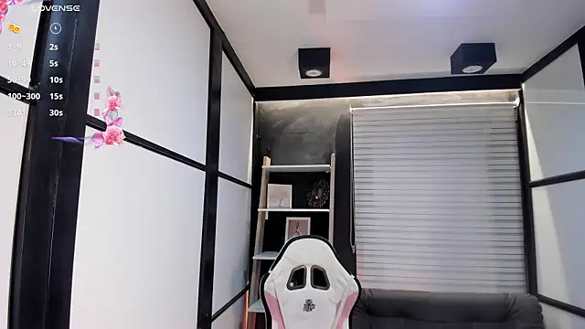 Snapshot of lilithTeen1_ chatting on January 30, 2025, 7:39 am lilithTeen1 online show from January 30, 2025, 7:39 am