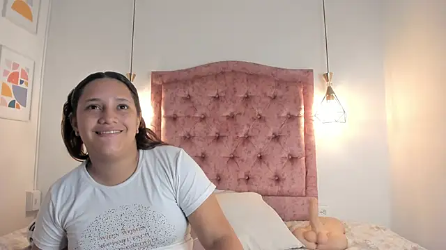 aprill21  online show from March 1, 2025, 1:51 pm