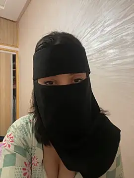 jijijoudia online show from October 6, 2025, 1:03 am