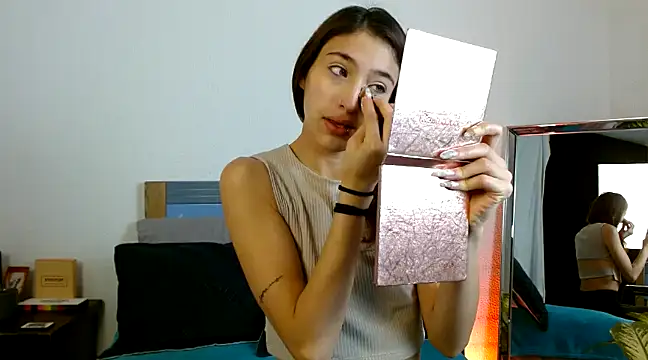 gabykovalenko14 online show from January 16, 2025, 10:21 am