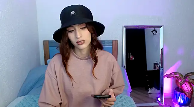 gabykovalenko14 online show from February 18, 2025, 3:21 pm