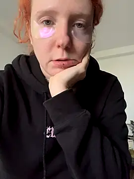 alt cutie online show from October 5, 2025, 3:54 pm