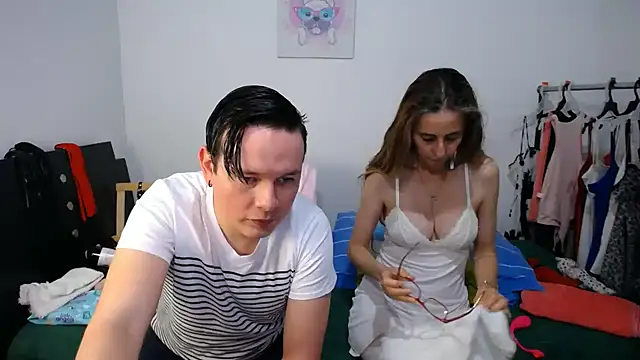 jade and jack online show from March 23, 2025, 5:32 am