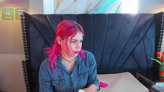 NIKI SANTANA online show from September 20, 2025, 3:51 am