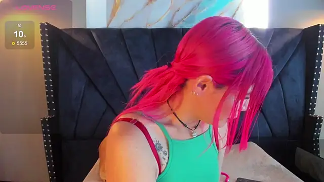 NIKI SANTANA online show from September 24, 2025, 3:54 am