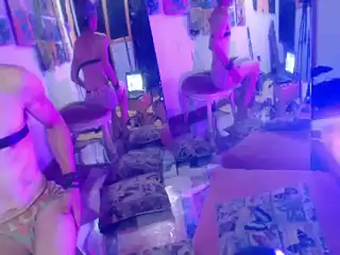 laye19 online show from February 2, 2025, 11:42 pm