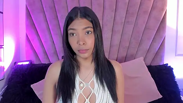 KarolRojas  online show from October 21, 2025, 3:29 am