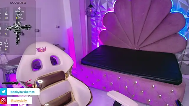 toky doll online show from October 10, 2025, 9:25 pm