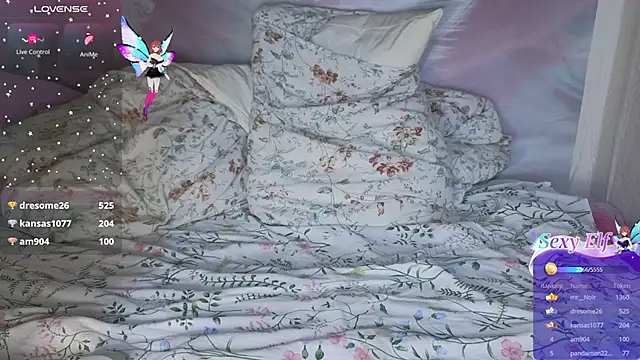 Snapshot of Coralie20_ chatting on March 17, 2025, 2:01 pm Coralie20 online show from March 17, 2025, 2:01 pm