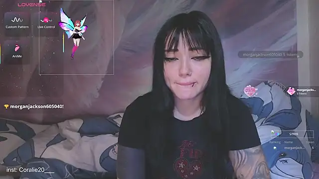 Snapshot of Coralie20_ chatting on October 19, 2025, 12:06 pm Coralie20 online show from October 19, 2025, 12:06 pm