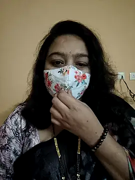 neelu-hoty online show from December 25, 2024, 6:41 pm