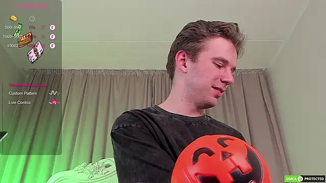 ArthurWhitee online show from October 13, 2025, 5:57 pm