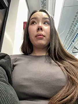 Asian Asami online show from January 7, 2025, 2:41 pm