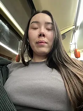 Asian Asami online show from March 17, 2025, 6:32 pm