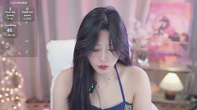 YINGTao-168 online show from November 6, 2025, 1:56 pm