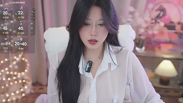 YINGTao-168 online show from November 8, 2025, 1:33 pm