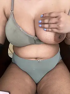Snapshot of Angoori_Baby chatting on July 4, 2026, 1:45 am Angoori Baby online show from July 4, 2026, 1:45 am