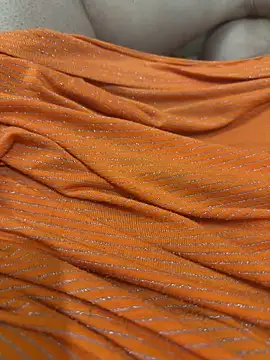 Snapshot of heena13 chatting on November 18, 2025, 2:54 pm heena13 online show from November 18, 2025, 2:54 pm