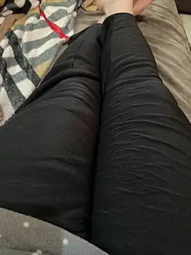 Snapshot of heena13 chatting on December 2, 2025, 7:57 am heena13 online show from December 2, 2025, 7:57 am