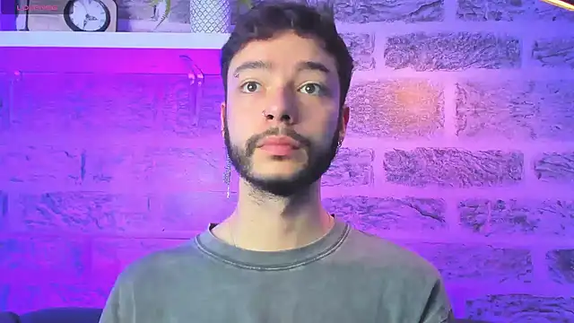 Snapshot of noah_ricci chatting on November 24, 2025, 12:05 pm noah ricci online show from November 24, 2025, 12:05 pm