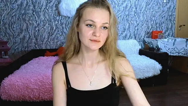 Snapshot of Elfanna chatting on November 8, 2025, 5:23 pm Elfanna online show from November 8, 2025, 5:23 pm