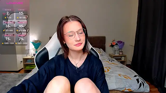 DearLia online show from February 13, 2025, 11:15 pm