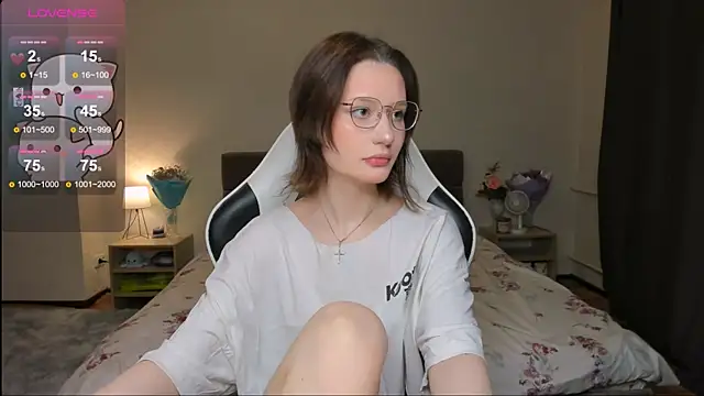 DearLia online show from March 19, 2025, 8:54 pm