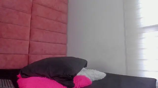 Hanna lens online show from November 14, 2025, 8:07 pm