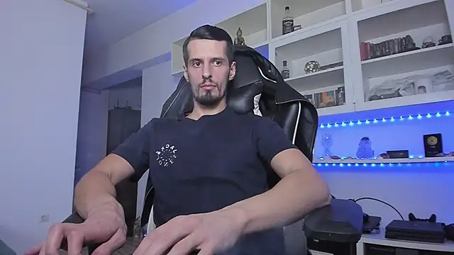 ToddClaytonn online show from December 8, 2024, 7:32 pm