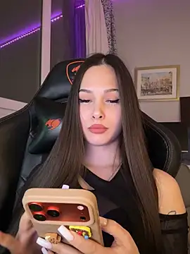 EricaWalls online show from February 1, 2026, 5:44 pm