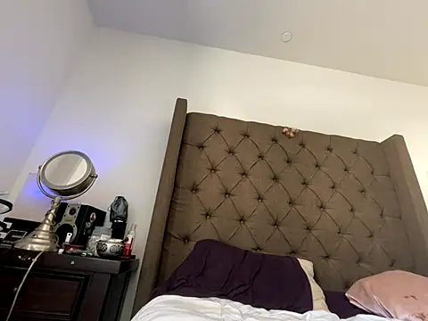 XXXLollipopsJuicy online show from October 30, 2025, 5:57 pm