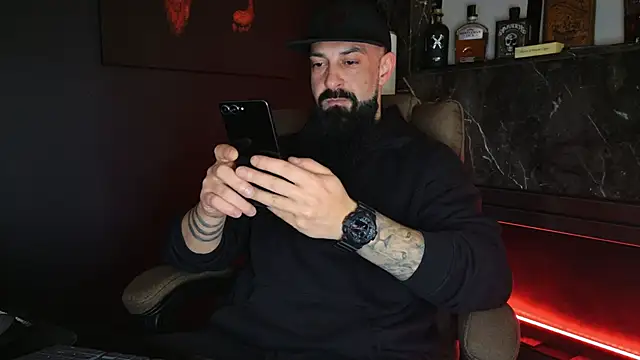 axxelrich  online show from November 25, 2025, 4:12 am