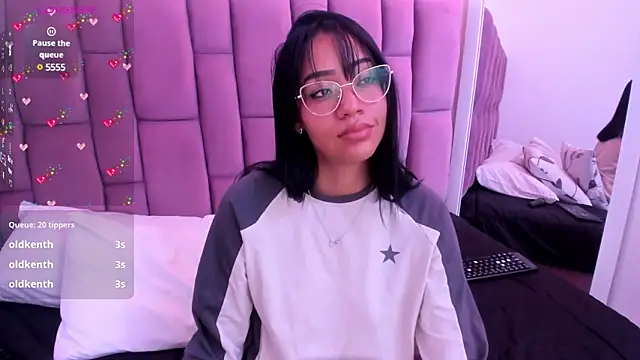 Snapshot of AriannaDavis chatting on February 18, 2025, 4:05 pm AriannaDavis online show from February 18, 2025, 4:05 pm