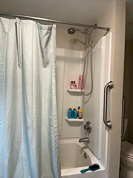 menaceswife online show from March 18, 2025, 1:09 pm