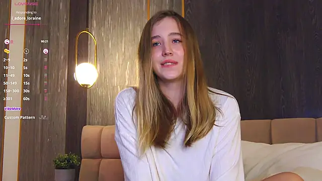 LoraineLuff online show from January 29, 2025, 12:01 am