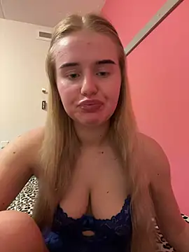 Snapshot of yourhornyslut chatting on March 22, 2025, 9:42 pm yourhornyslut online show from March 22, 2025, 9:42 pm