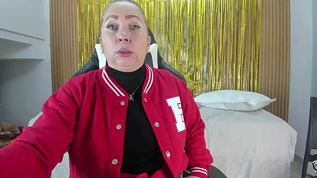 Danna topless online show from October 16, 2025, 12:06 pm