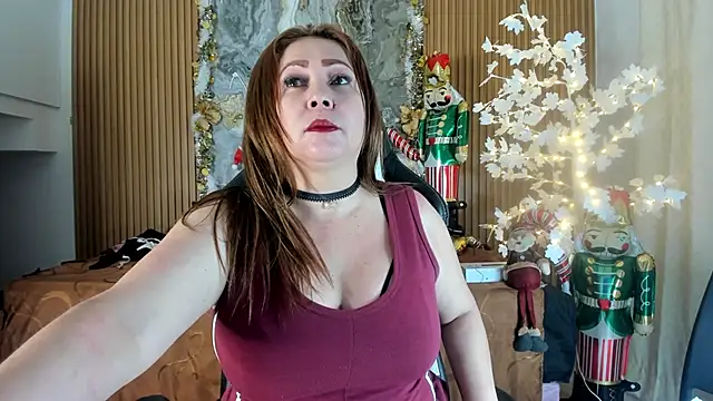 Danna topless online show from December 19, 2025, 12:01 pm