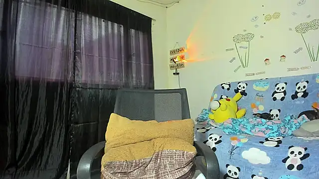 litle mily  online show from January 25, 2025, 9:57 pm