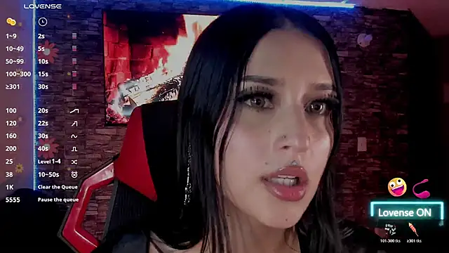 Charlotte greys online show from April 13, 2026, 11:43 pm