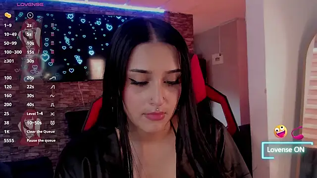 Charlotte greys online show from April 22, 2026, 9:05 pm