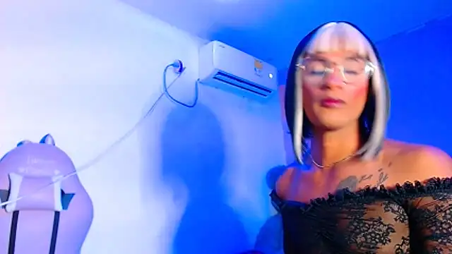 vanessa nauthygirls online show from March 2, 2026, 8:04 pm