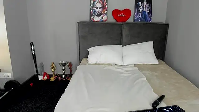 MuscleXXXBarbie online show from April 19, 2026, 8:57 am