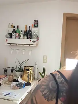 BrownieyQueen online show from October 5, 2025, 5:06 am